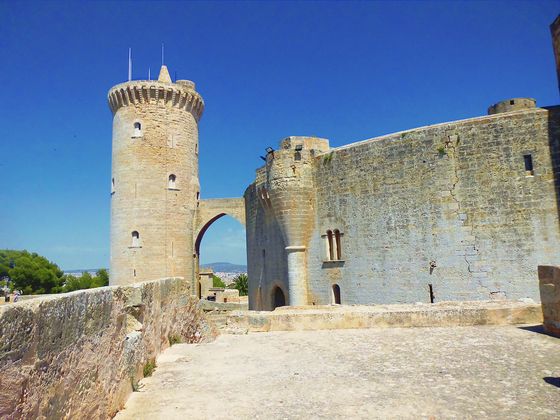 Castell de Bellver, hoch über den Dächern Palmas