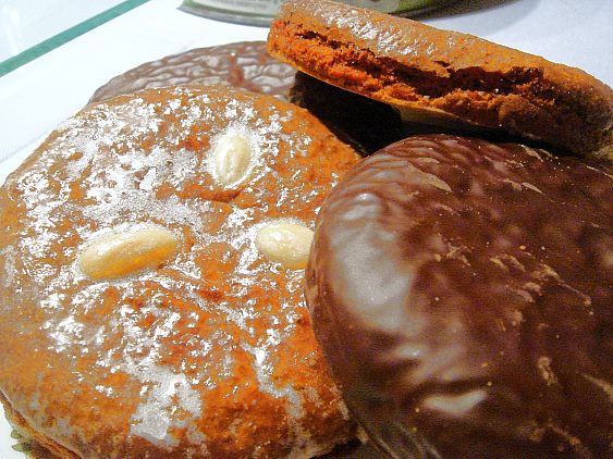 Nürn­ber­ger Leb­ku­chen ein­fach selbst gemacht