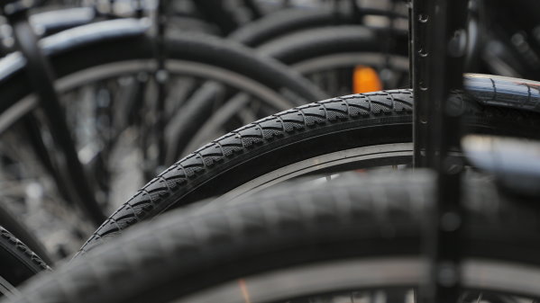 Jülich – Inbe­trieb­nah­me der Fahrradabstellanlage