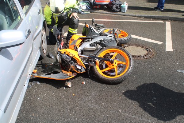 Jülich – Unfall nach Überholvorgang