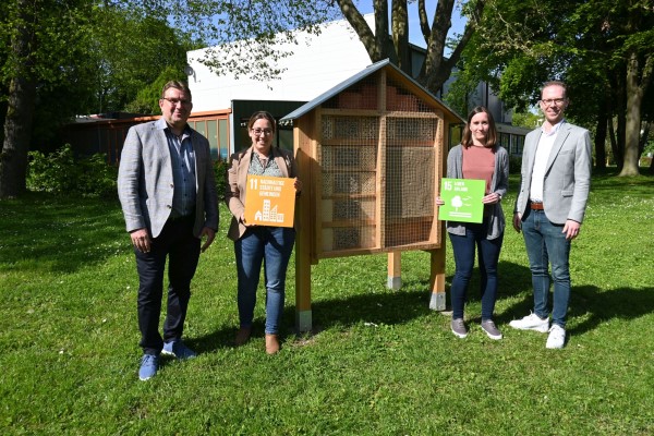 Jülich – ETC Deutsch­land spon­sert Insektenhotel