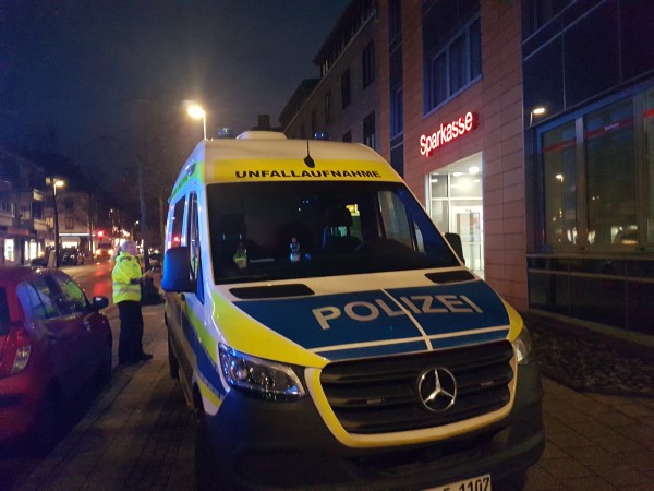 Fußgängerin bei Verkehrsunfall schwer verletzt